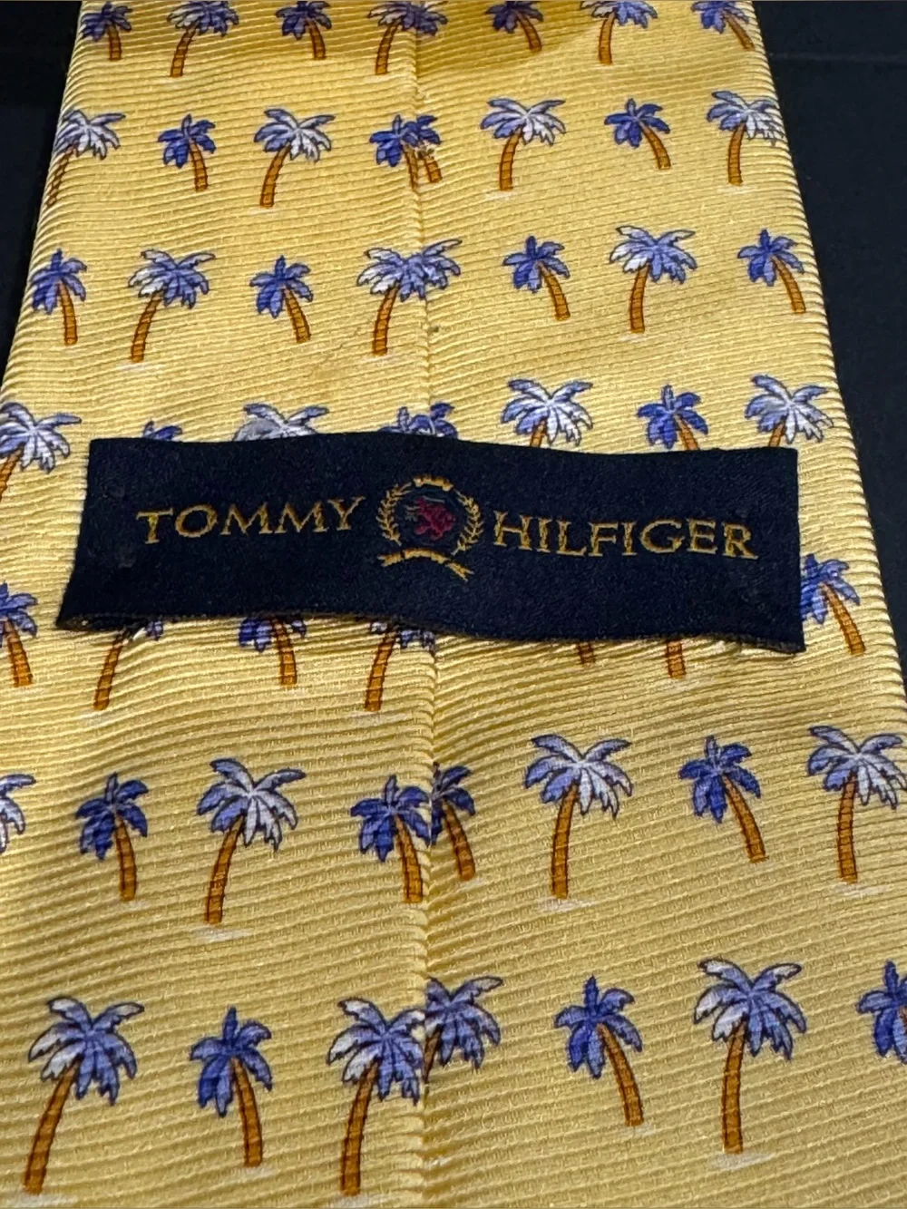 Tommy Hilfiger Yellow Palm Tree Pattern Men's Silk Tie: Made in USA 🇺🇸